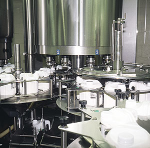 Electronic net-weigh fillers are long on sanitation and accuracy.