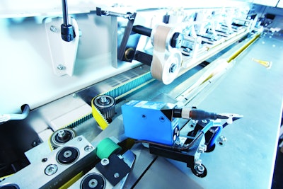 The cutting of the film in the individual flow wrapping unit is triggered by a CS8 color sensor.