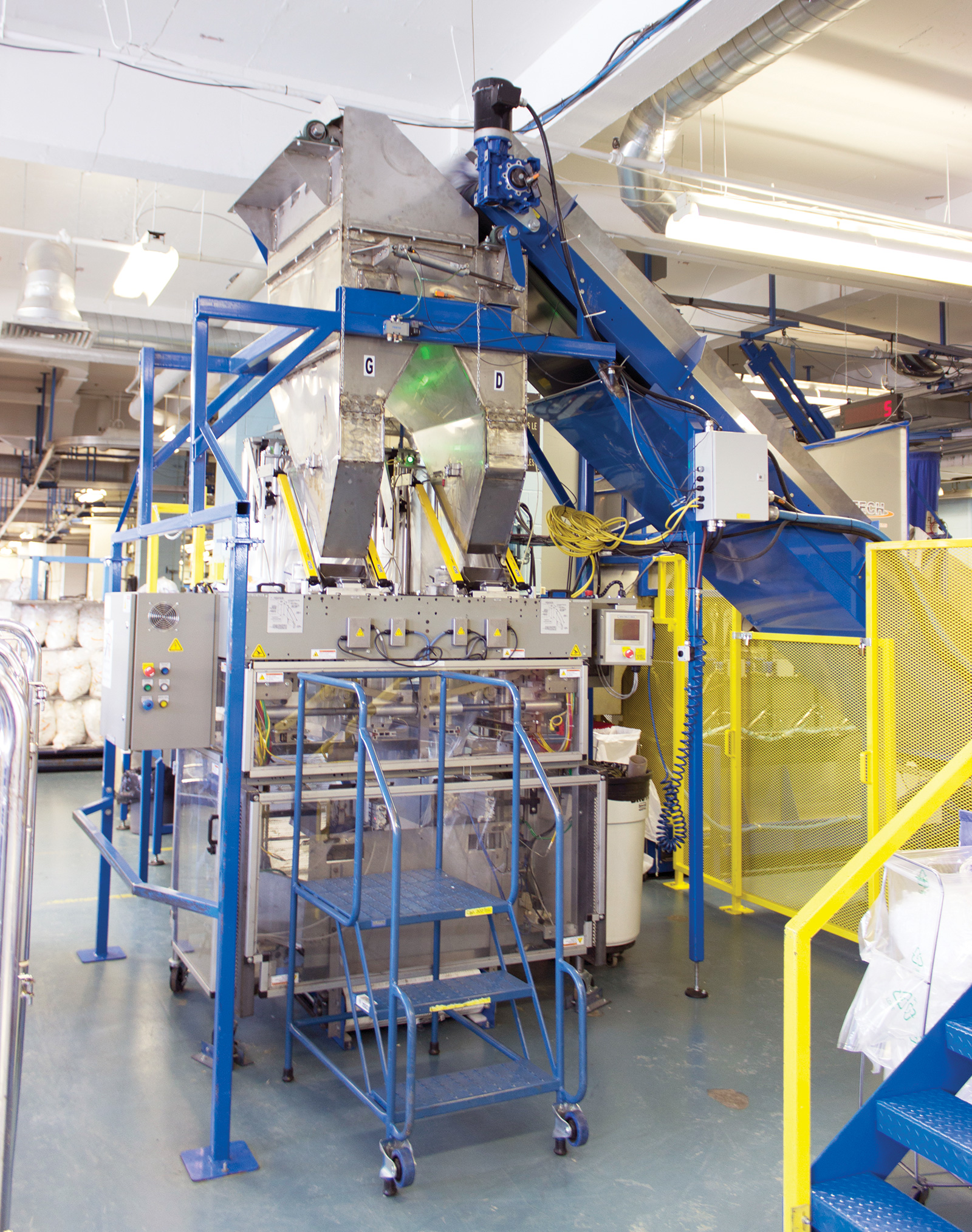 The high-capacity Vertic L-PP dual bagger has two loading stations and forms two bags at a time and produces an impressive 2,200 bags daily.