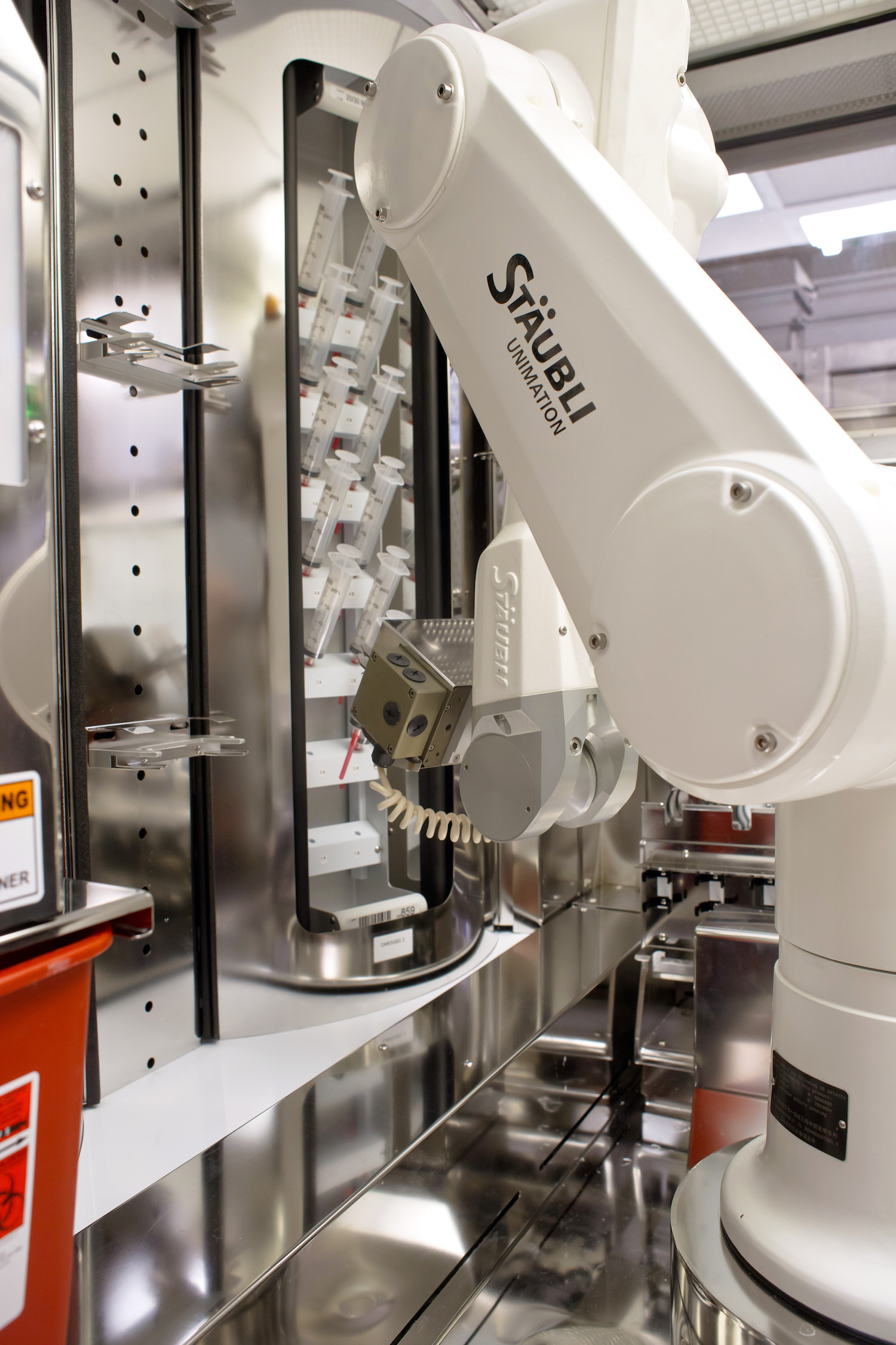 ARxIUM's RIVA system with Staubli robotiic arm.