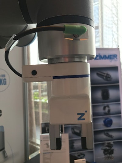 HRC-03 with FreeDrive button on robot