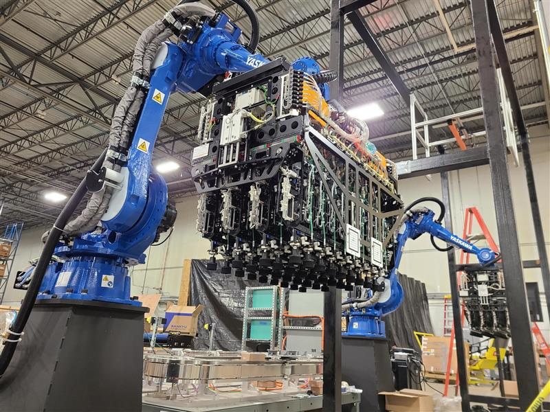 MHS&rsquo;s multi-pick robotic end effector can pick up and hold up to 36 items simultaneously and pack four orders at a time into four shipping boxes.