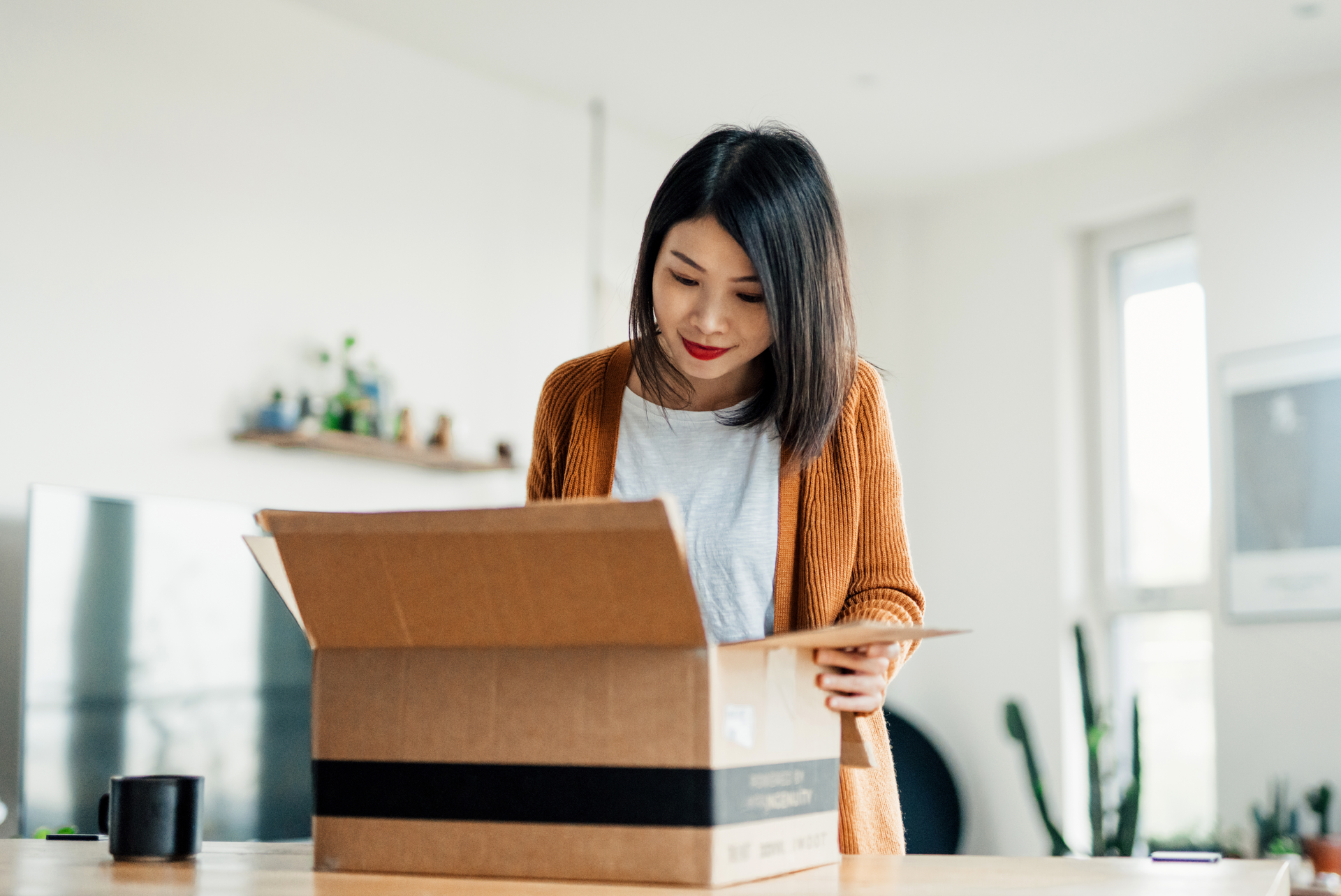 Among packaging factors, sustainable packaging, at 42%, is the factor most likely to compel online shoppers to be a return customer.