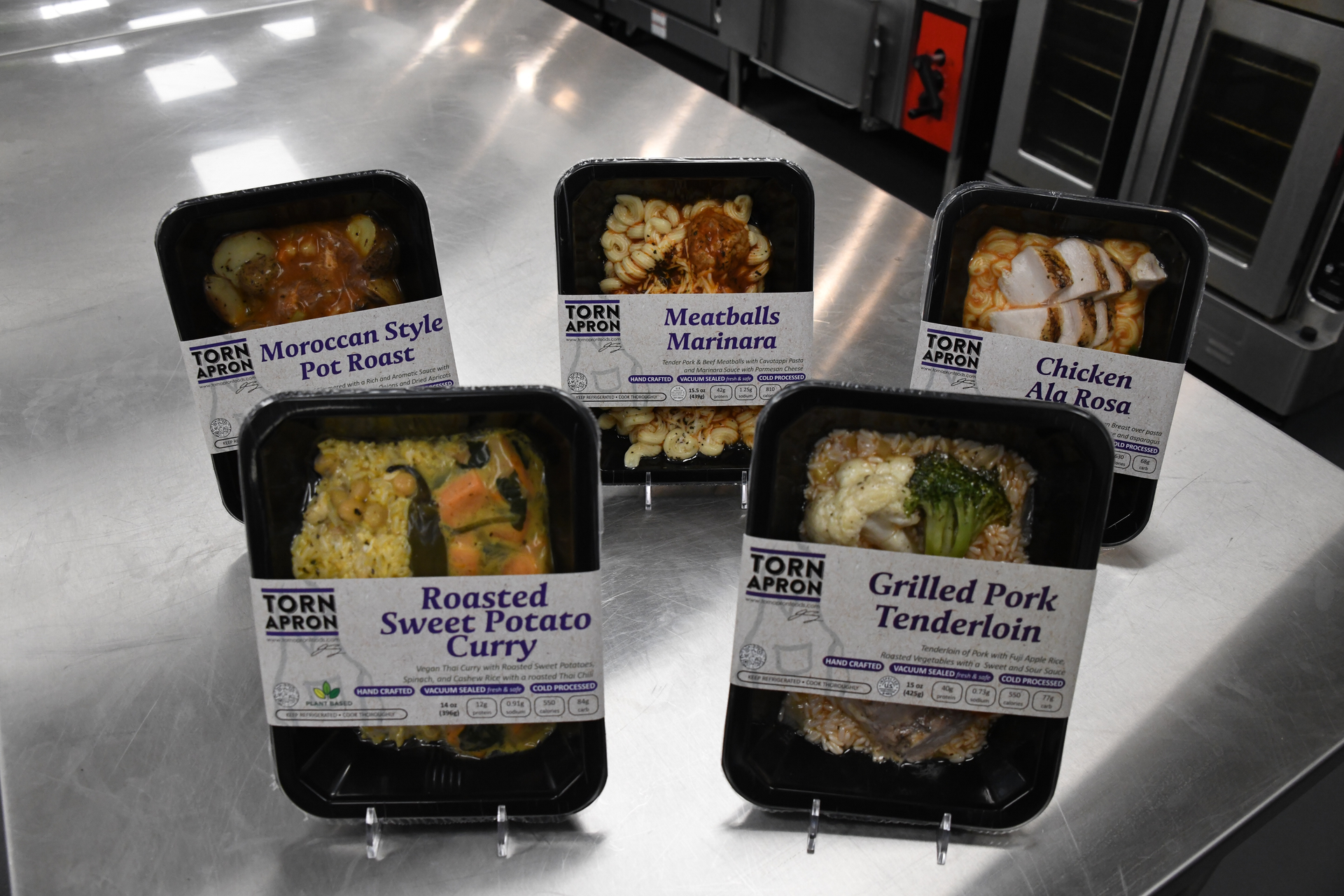 Torn Apron&rsquo;s chef-prepared, restaurant-quality grab-and-go meals are packaged in vacuum skin packs that let the bright colors of the fresh ingredients shine through.