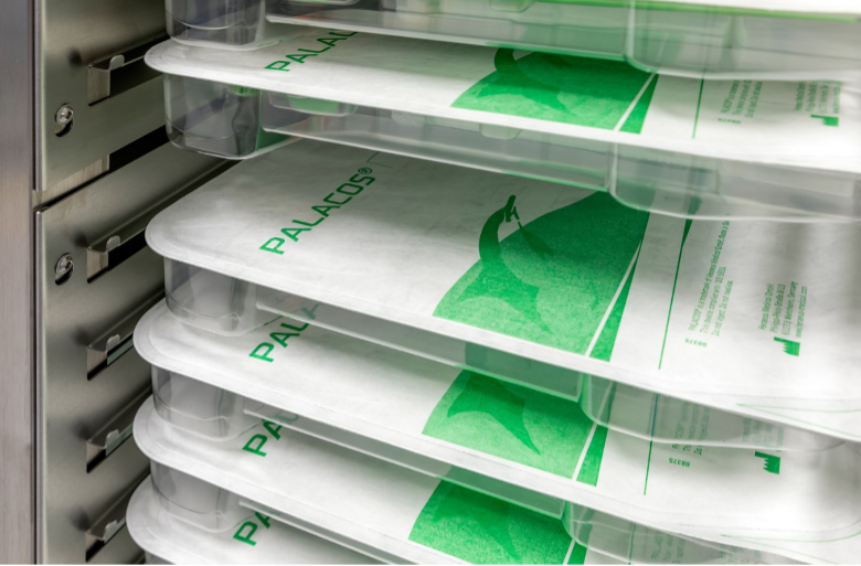 PALACOS&circledR; pro is designed to revolutionize the mixing and application of bone cement, as it is easier and safer to use than previous systems.