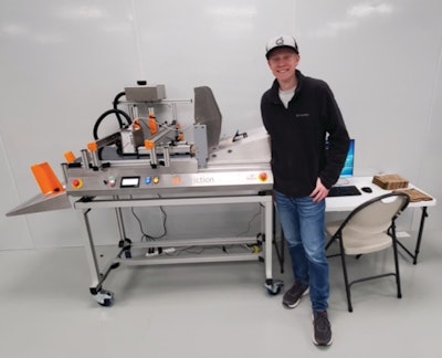 A QuickFresh operator mans the Rotech RF1 feeder and integrated Markoprint integra PP108 printer.