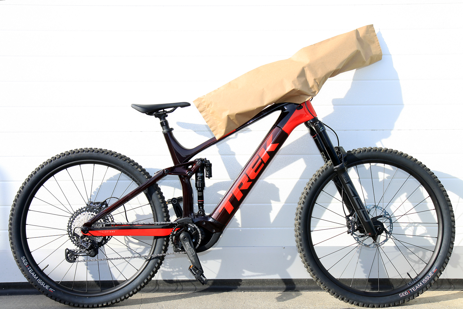 The bags were designed by Mondi and Diamant to provide increased protection for the handlebars of all of the company&rsquo;s mountain and trekking bikes.