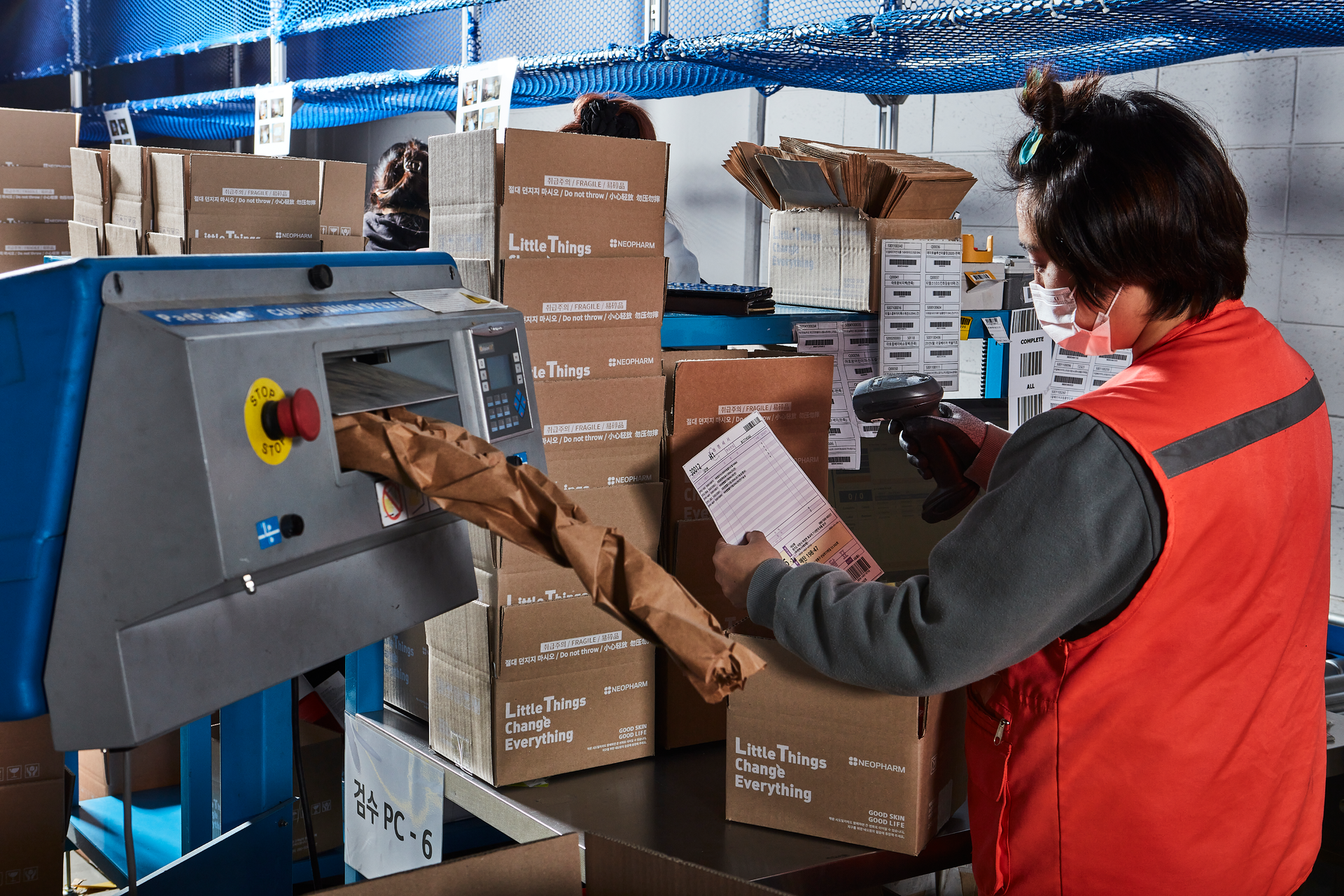 NeoPharm opted to replace their existing plastic airbag packaging line with Ranpak's PadPak LC (Light Cushioning) converters.