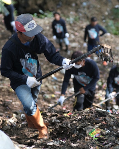 The Bersih Indonesia: Eliminasi Sampah Plastik supports Indonesia’s efforts to achieve near-zero leakage by 2040. Once fully operational, more than 2.6 million people are expected to benefit from end-to-end waste management services.