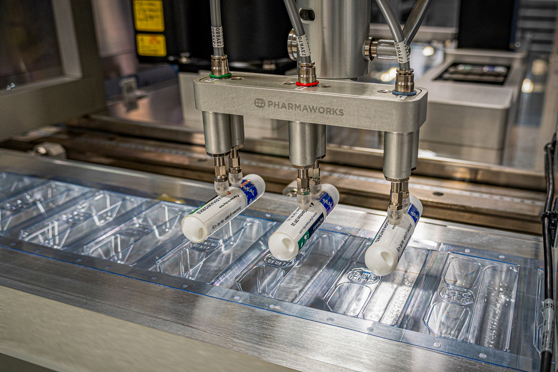 The FR1 robotic feeder features a simple yet sophisticated pick-and-place design that&rsquo;s straightforward to operate.