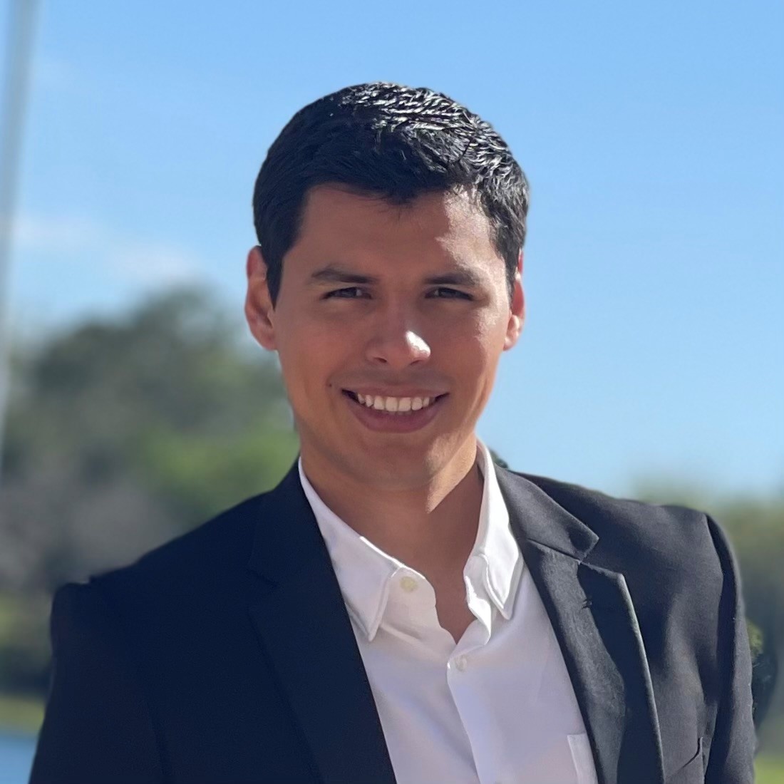 Matthew Olivera Headshot